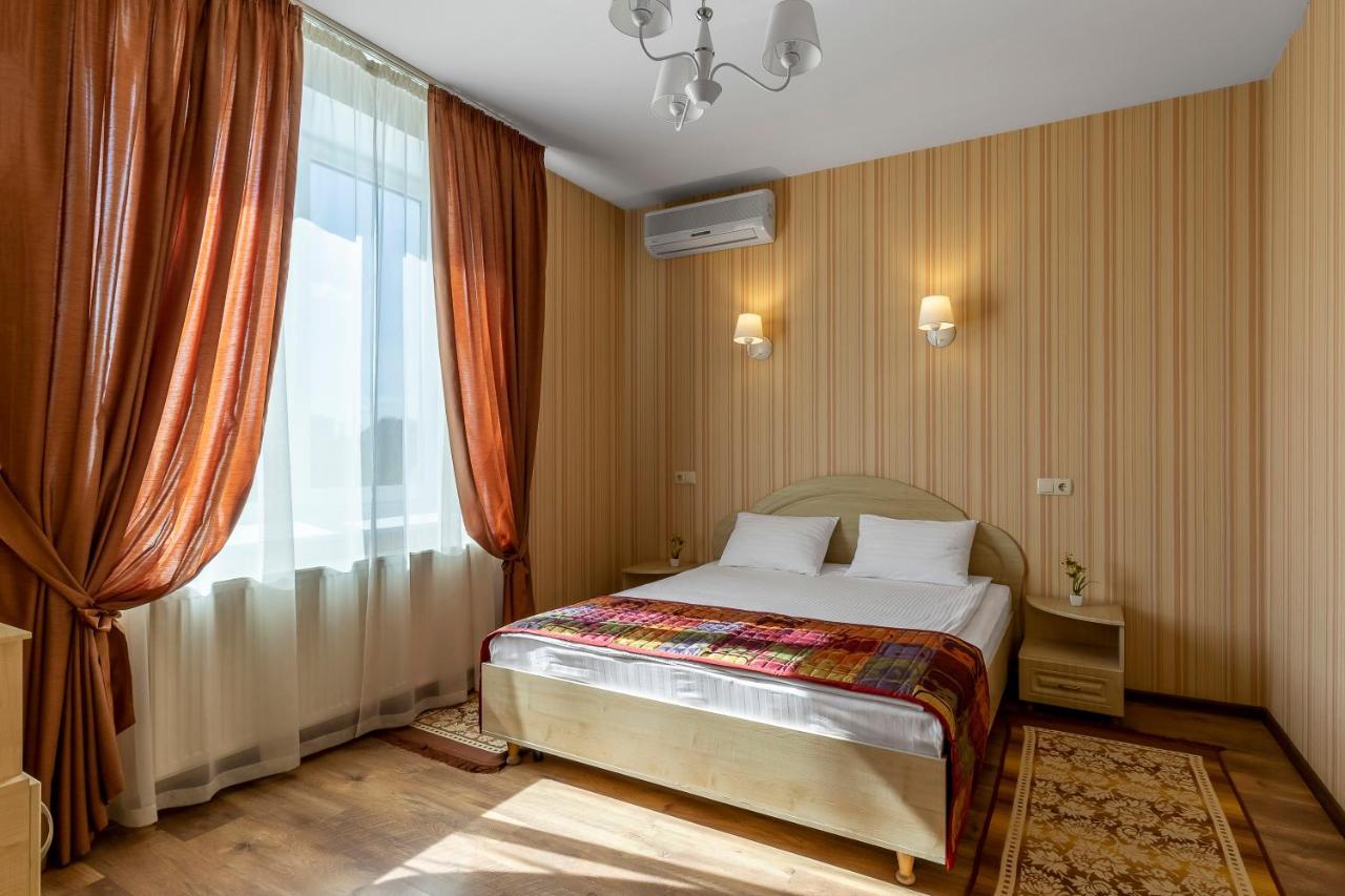 Гостиница Siesta Киев Sofiivska Borshchahivka Экстерьер фото