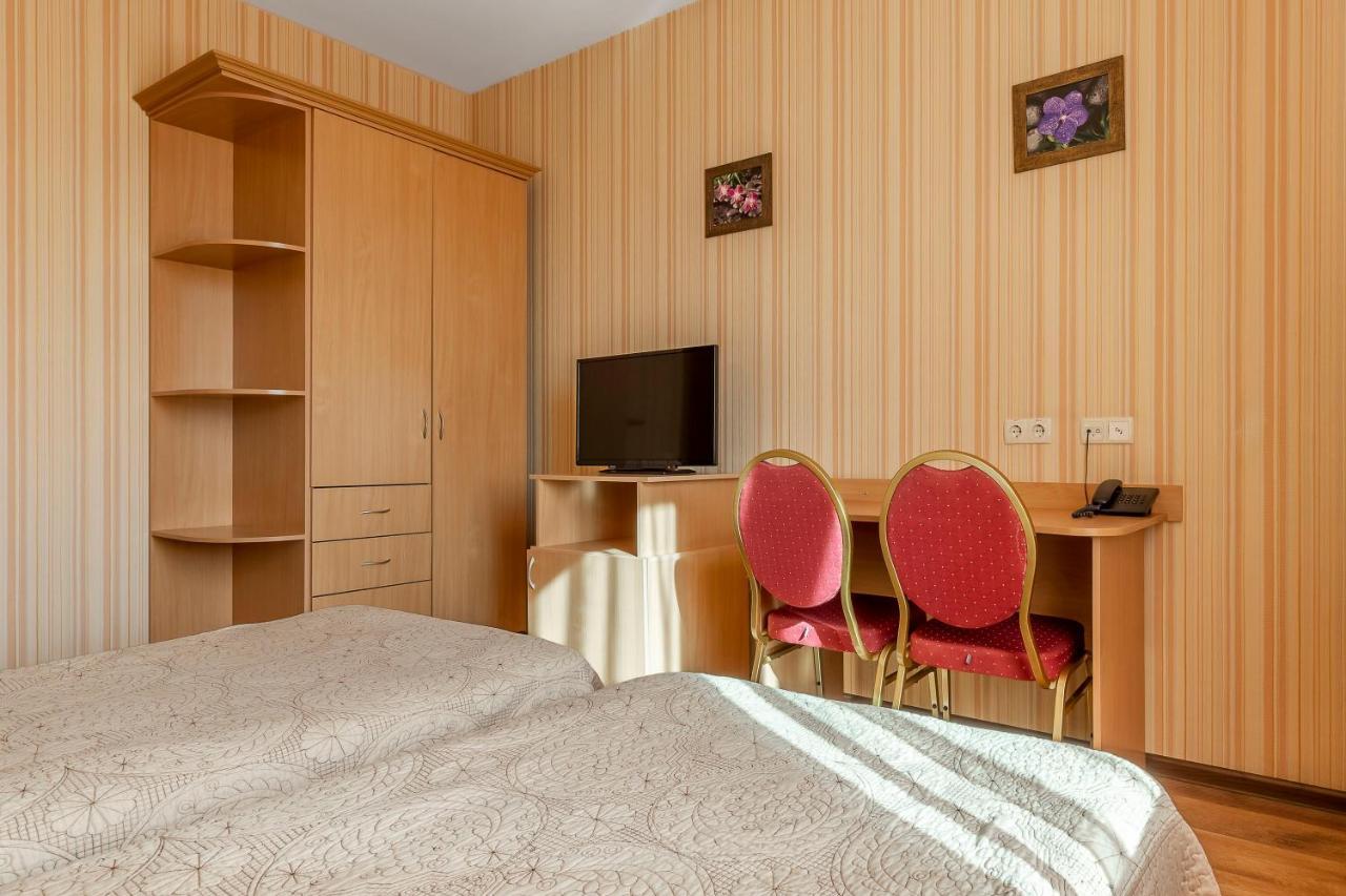 Гостиница Siesta Киев Sofiivska Borshchahivka Экстерьер фото