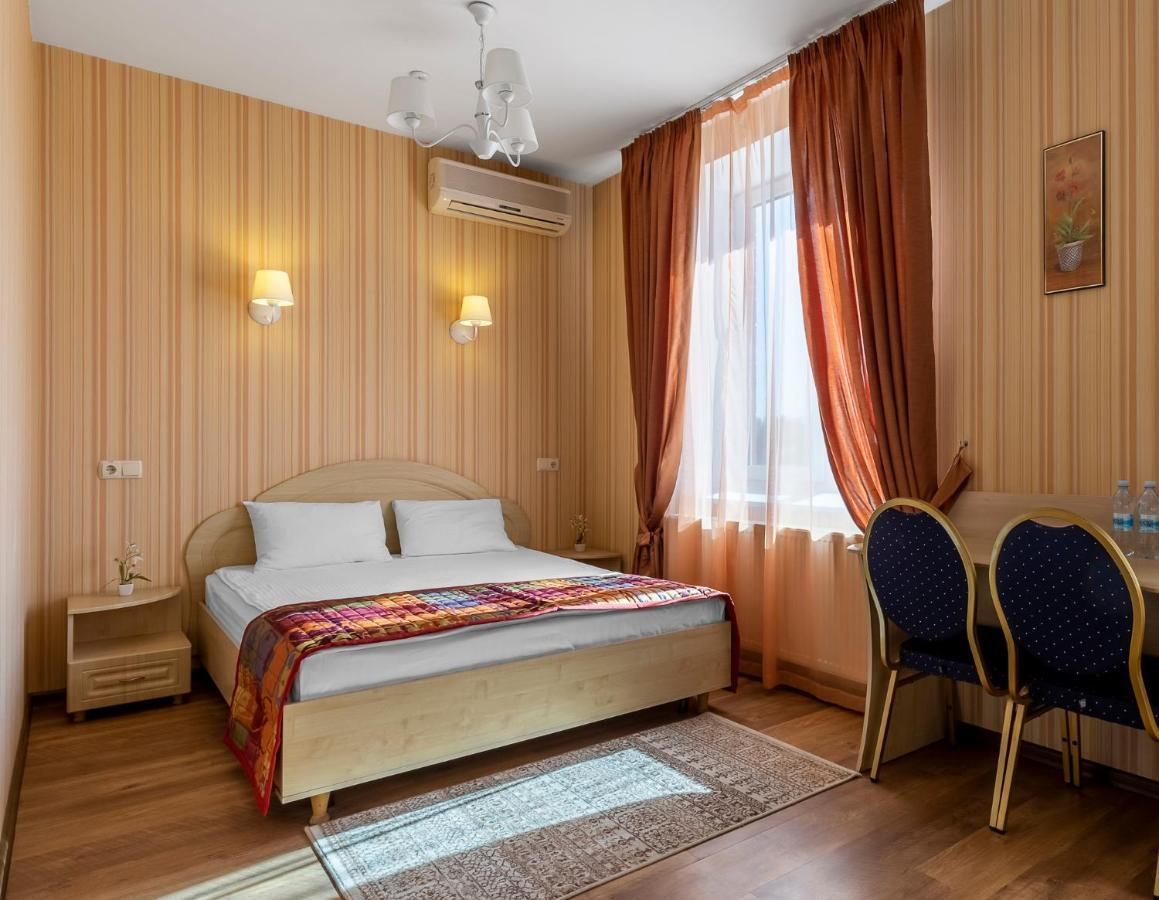 Гостиница Siesta Киев Sofiivska Borshchahivka Экстерьер фото